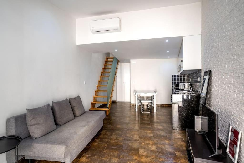 Cozy Ground Floor Studio With Ac And Loft Bedroom Lisboa Eksteriør bilde
