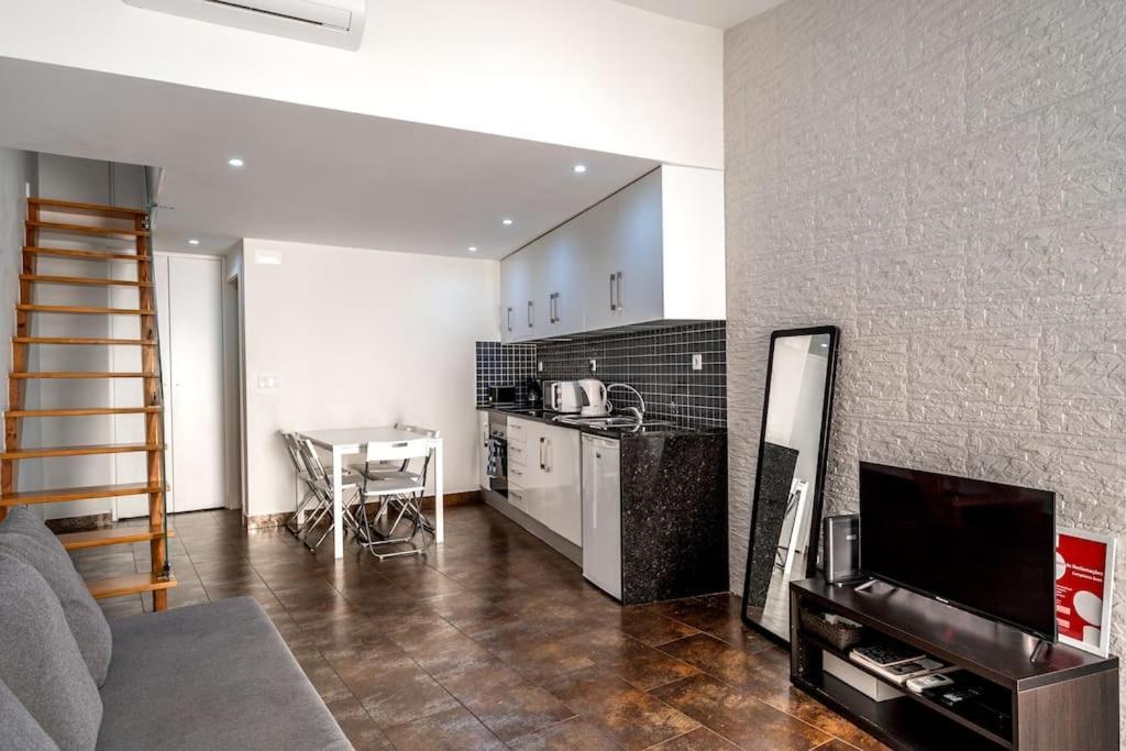 Cozy Ground Floor Studio With Ac And Loft Bedroom Lisboa Eksteriør bilde