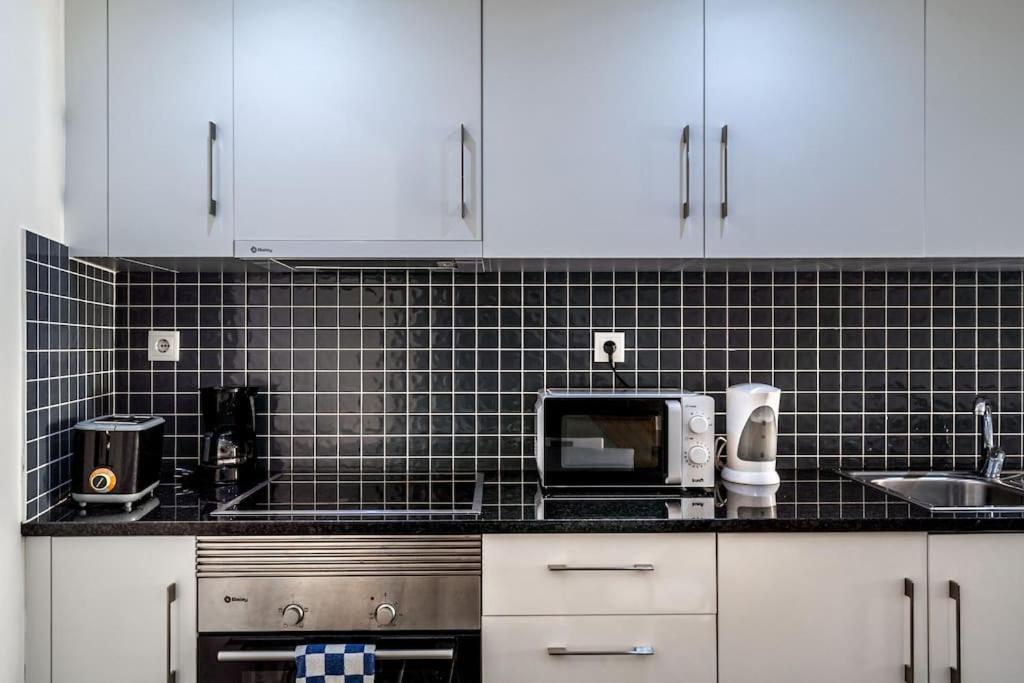 Cozy Ground Floor Studio With Ac And Loft Bedroom Lisboa Eksteriør bilde